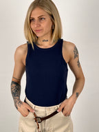 Canotta basic – top donna in cotone essenziale, stile minimal everyday