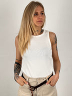 Canotta basic – top donna in cotone essenziale, stile minimal everyday