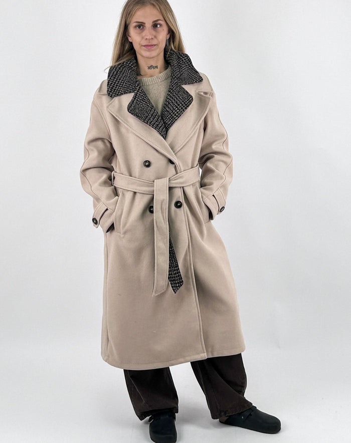 Cappotto donna panna doppiopetto con cintura e inserto a quadri removibile - vista frontale