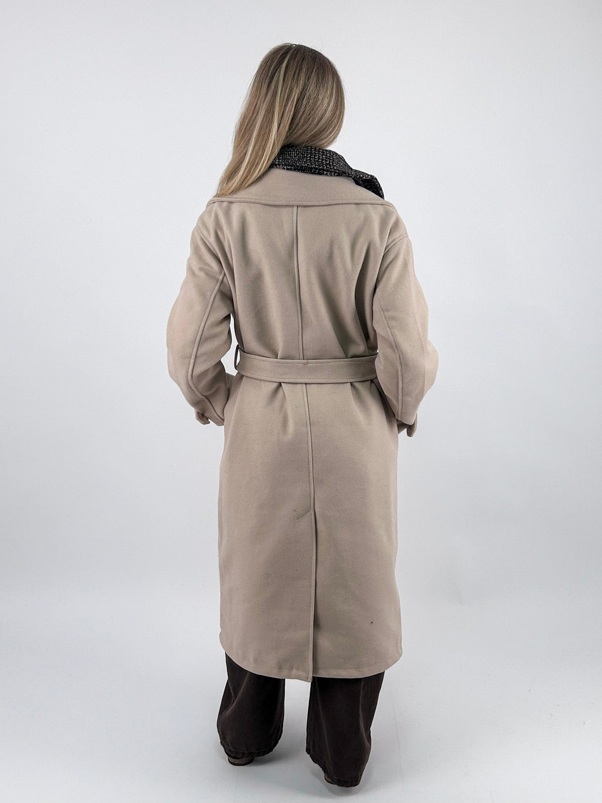 Cappotto donna panna doppiopetto con cintura - vista retro