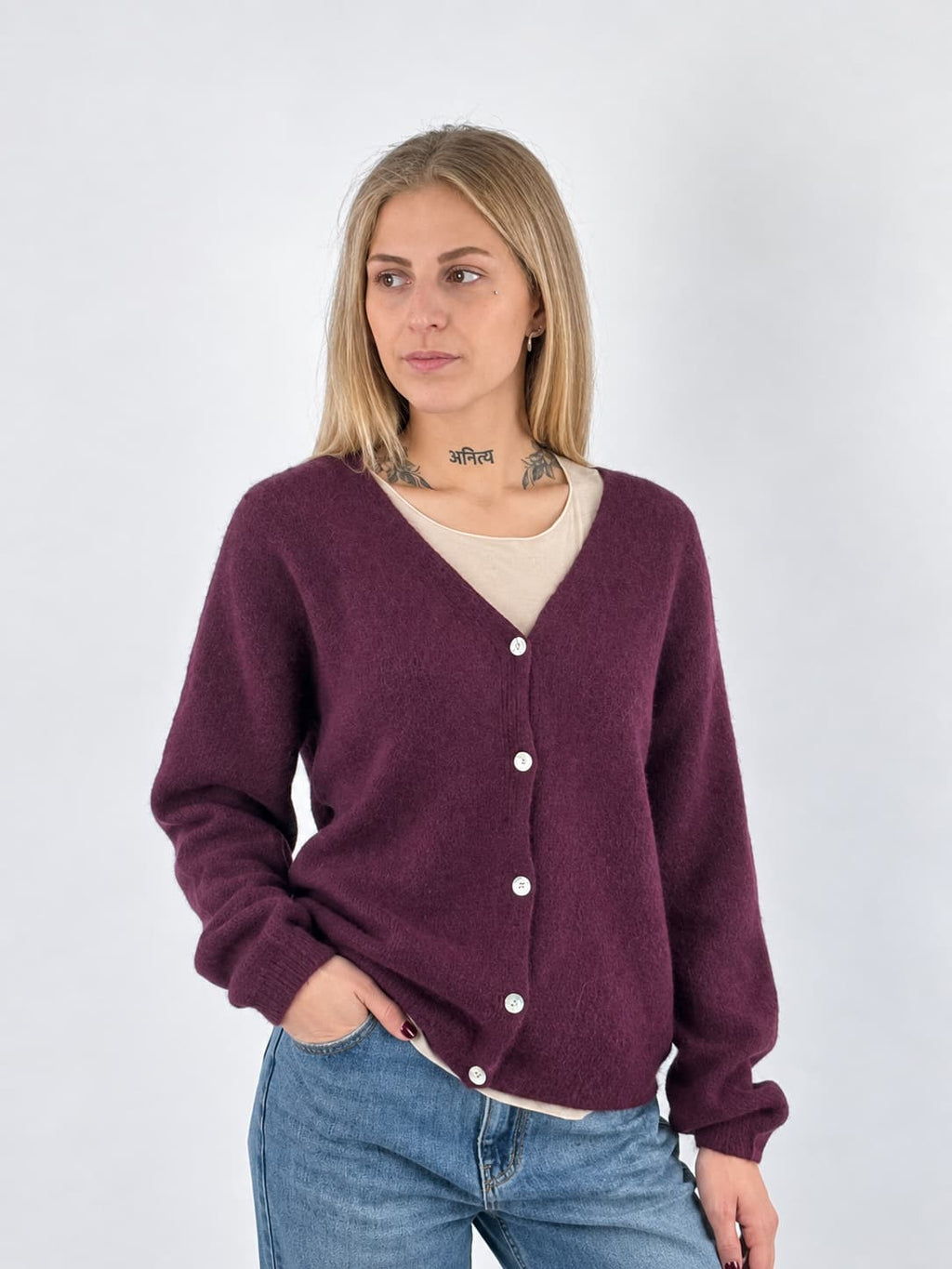 Cardigan donna con alpaca e lana, scollo a V e chiusura con bottoni bordo - vista frontale