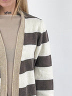 Cardigan donna lungo a righe aperto sul davanti con tasche applicate tortora - vista dettaglio