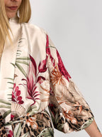 Completo Kimono Flower bianco da donna con fantasia floreale e pantalone ampio - dettaglio tessuto