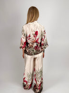 Completo Kimono Flower bianco da donna con fantasia floreale e pantalone ampio - vista retro