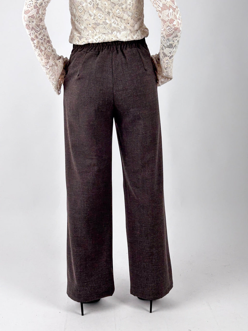 Completo marrone giacca con fiocco e pantalone, vista 7