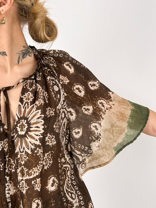 Completo donna in cotone con casacca morbida e pantalone ampio a fantasia - dettaglio manica