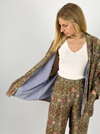 Completo donna fluido con giacca aperta e pantalone.. dettaglio fodera