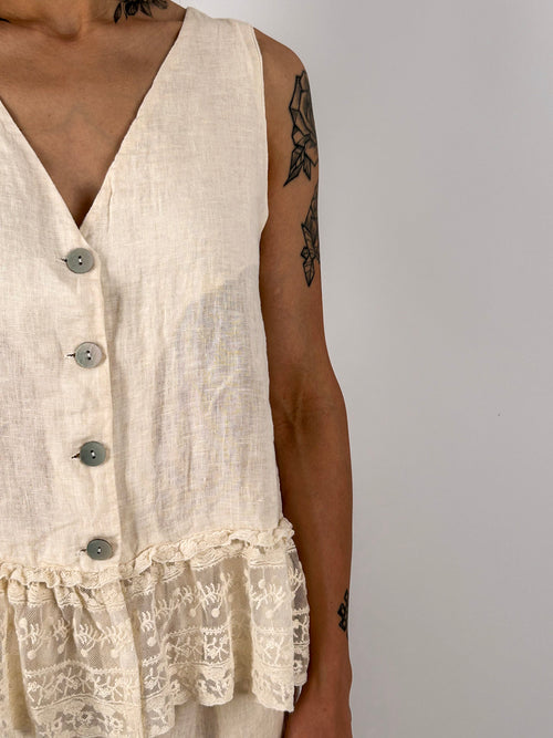 Completo donna in lino con gilet senza maniche e pantalone lungo coordinato - vista dettaglio