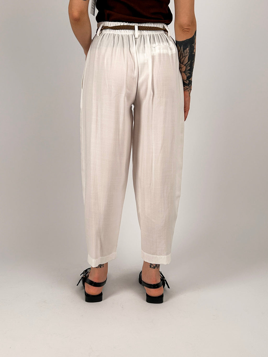 Completo donna bianco in Tencel con giacca aperta e pantalone coordinato - pantalone ditro
