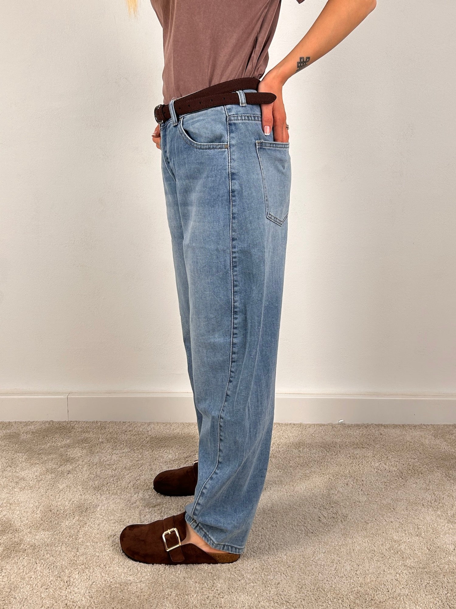 Jeans balloon donna leggero vista laterale
