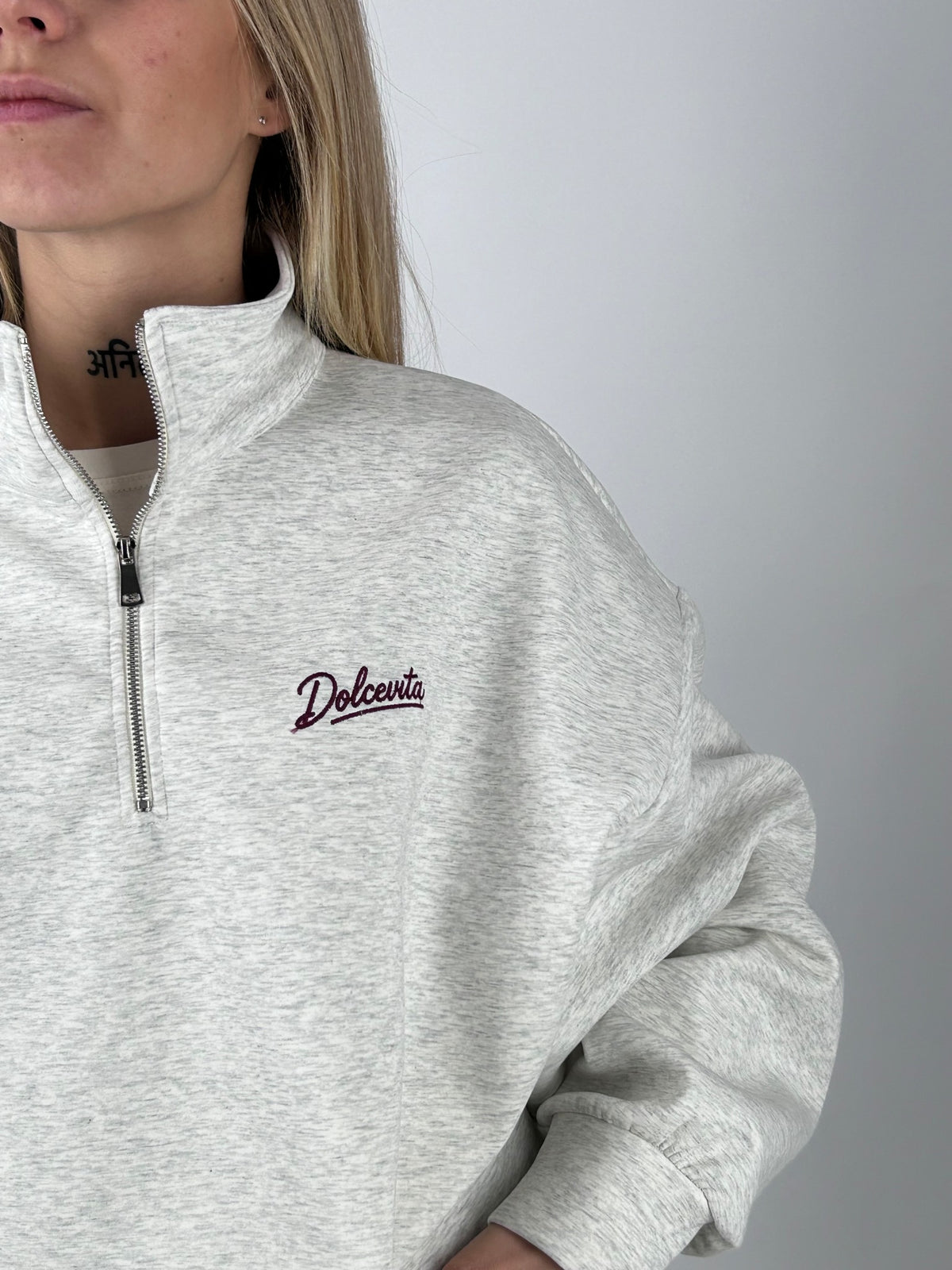 Felpa grigio melange con zip e scritta Dolcevita, vista 5