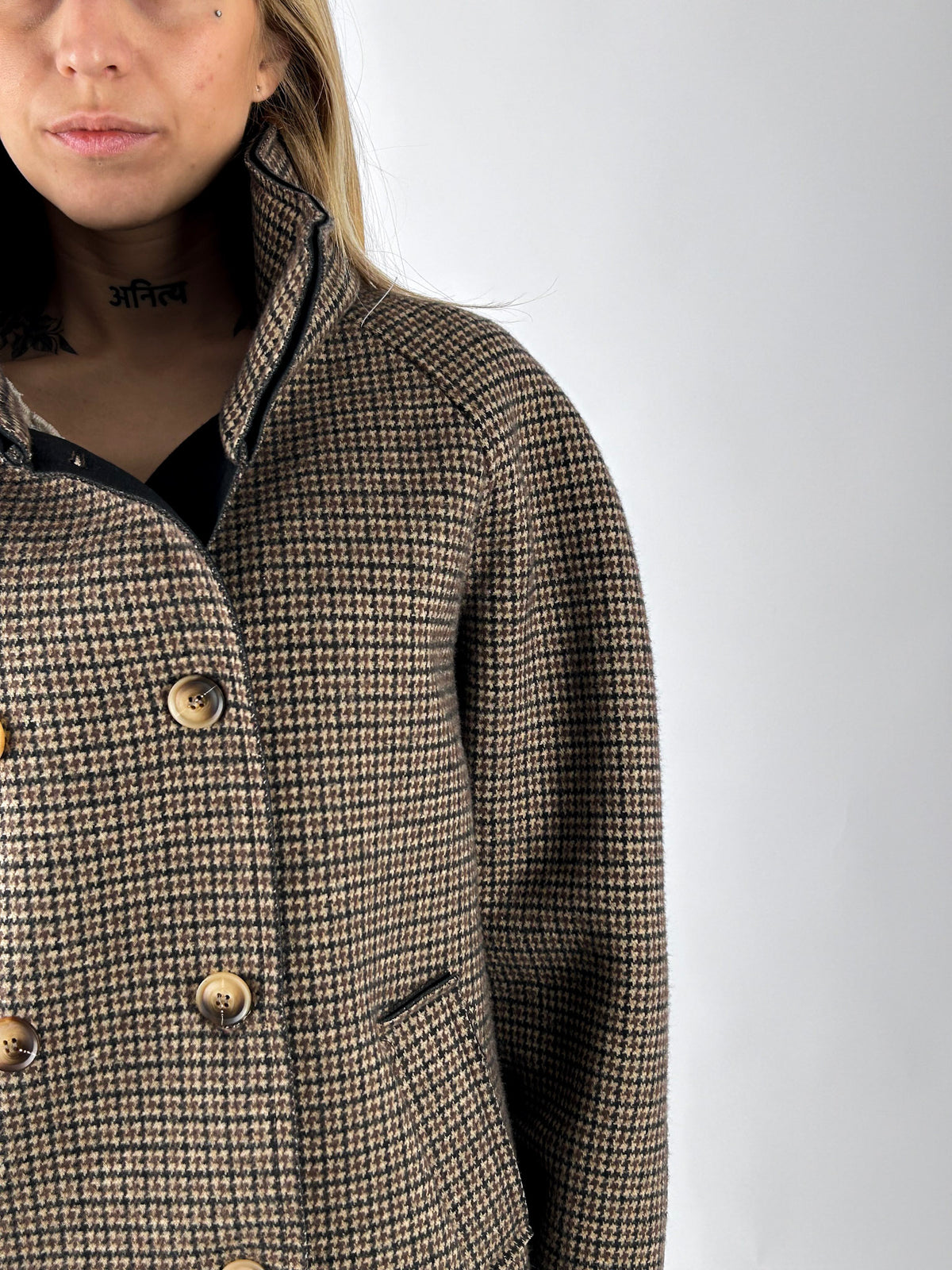 Giacca Galles marrone donna dettaglio collo e tessuto