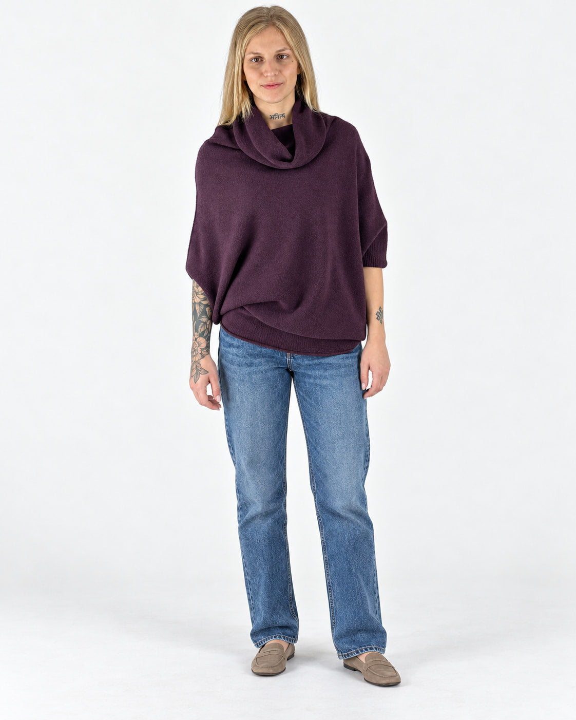 Maglia collo morbido Burgundy - figura intera