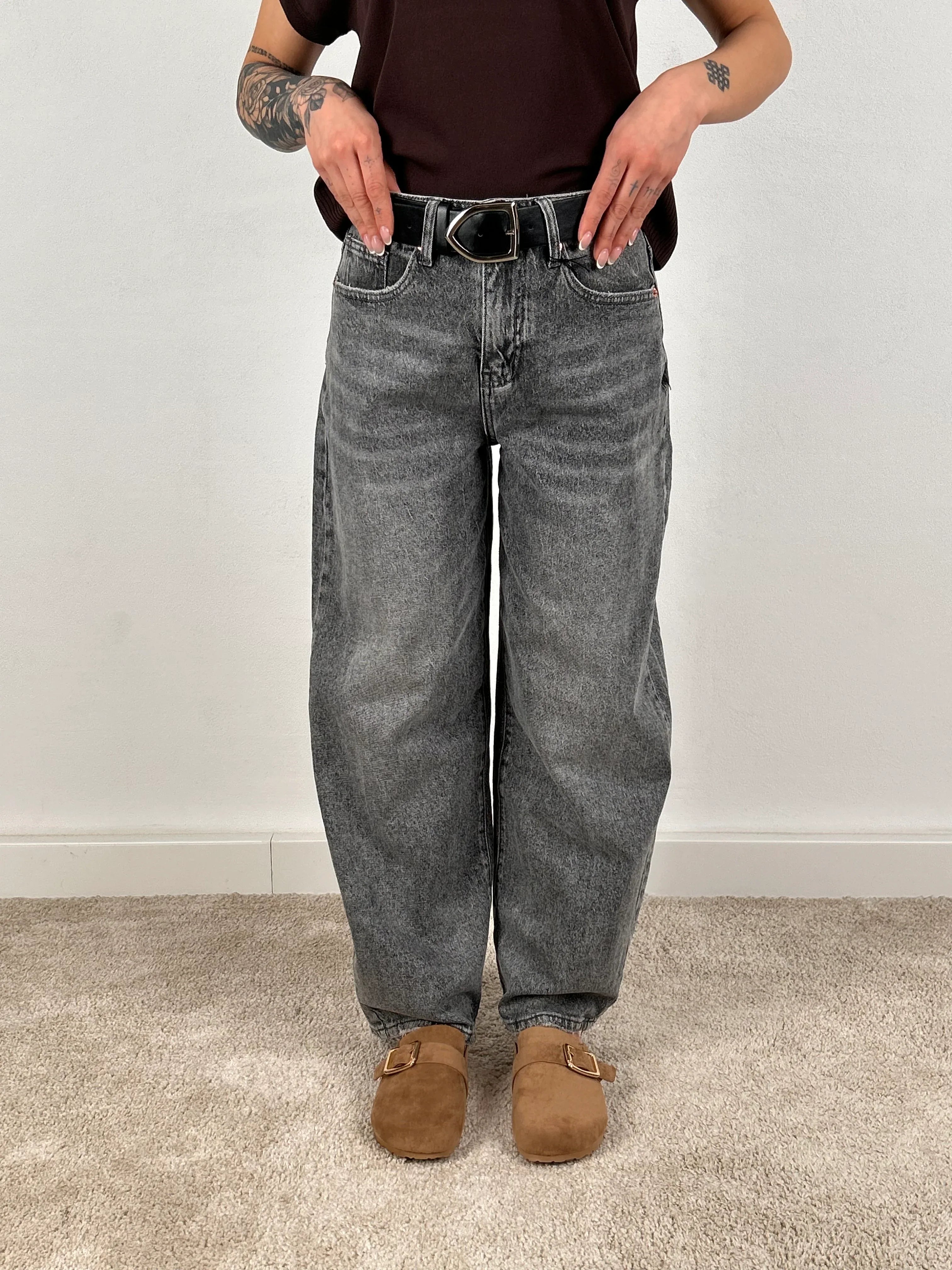 Jeans ballon grigio donna vista frontale