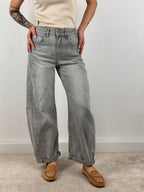  Jeans balloon soft – jeans donna a palloncino morbido, stile trendy comfort denim.vista frontale

