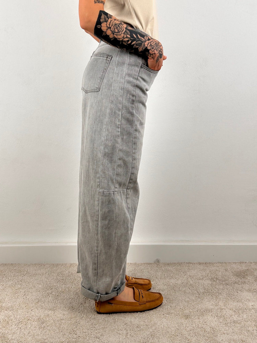  Jeans balloon soft – jeans donna a palloncino morbido, stile trendy comfort denim.vista laterale

