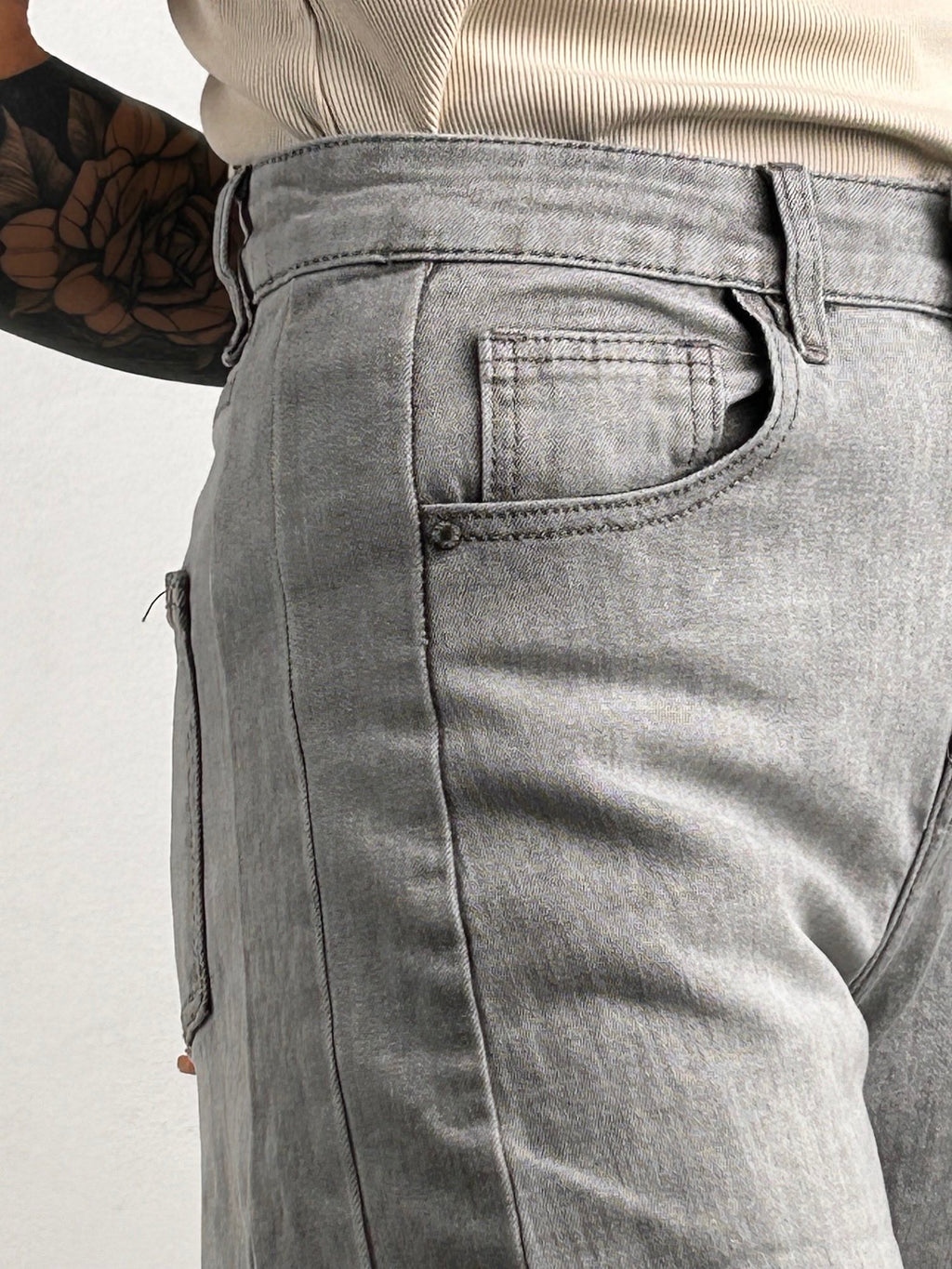  Jeans balloon soft – jeans donna a palloncino morbido, stile trendy comfort denim.dettaglio
