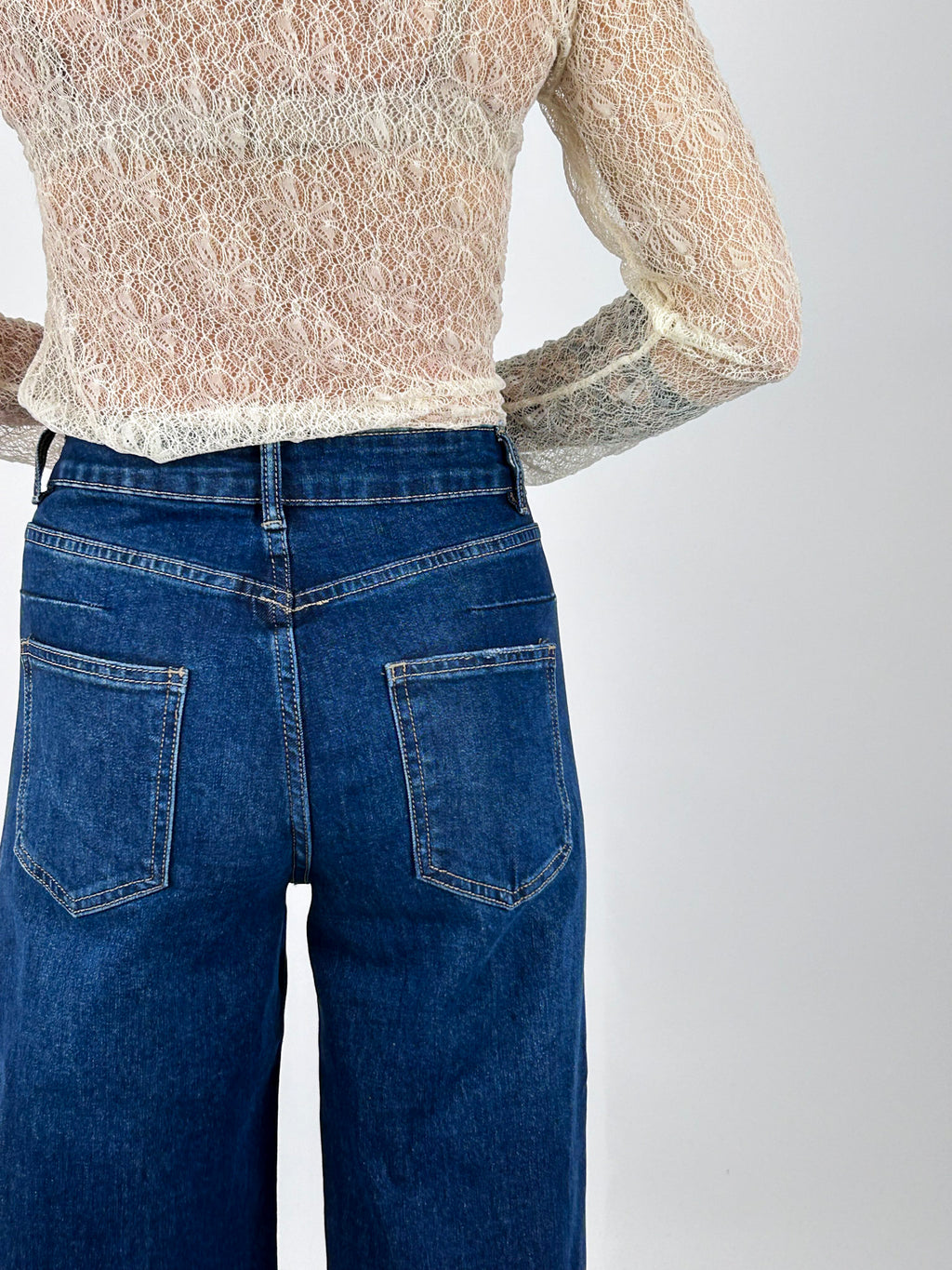 Jeans Wide blu dettaglio retro e tasche