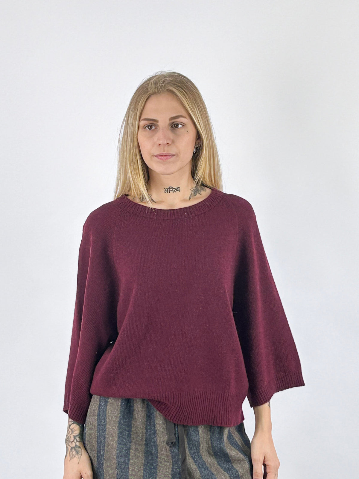 Maglia donna in lana e cashmere con spalla scesa e manica a tre quarti bordo - vista frontale