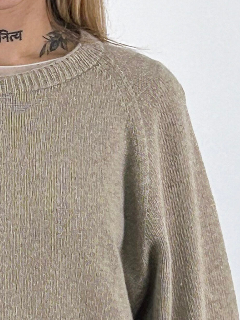 Maglia donna in lana e cashmere con spalla scesa e manica a tre quarti beige - vista dettaglio