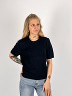 Maglia Intreccio Nero da donna con lavorazione intrecciata e manica corta - vista frontale