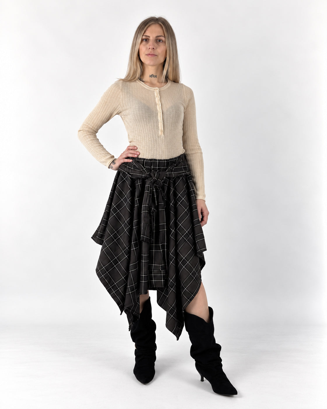 Maglia a coste beige con bottoni e foulard incluso, foto 3