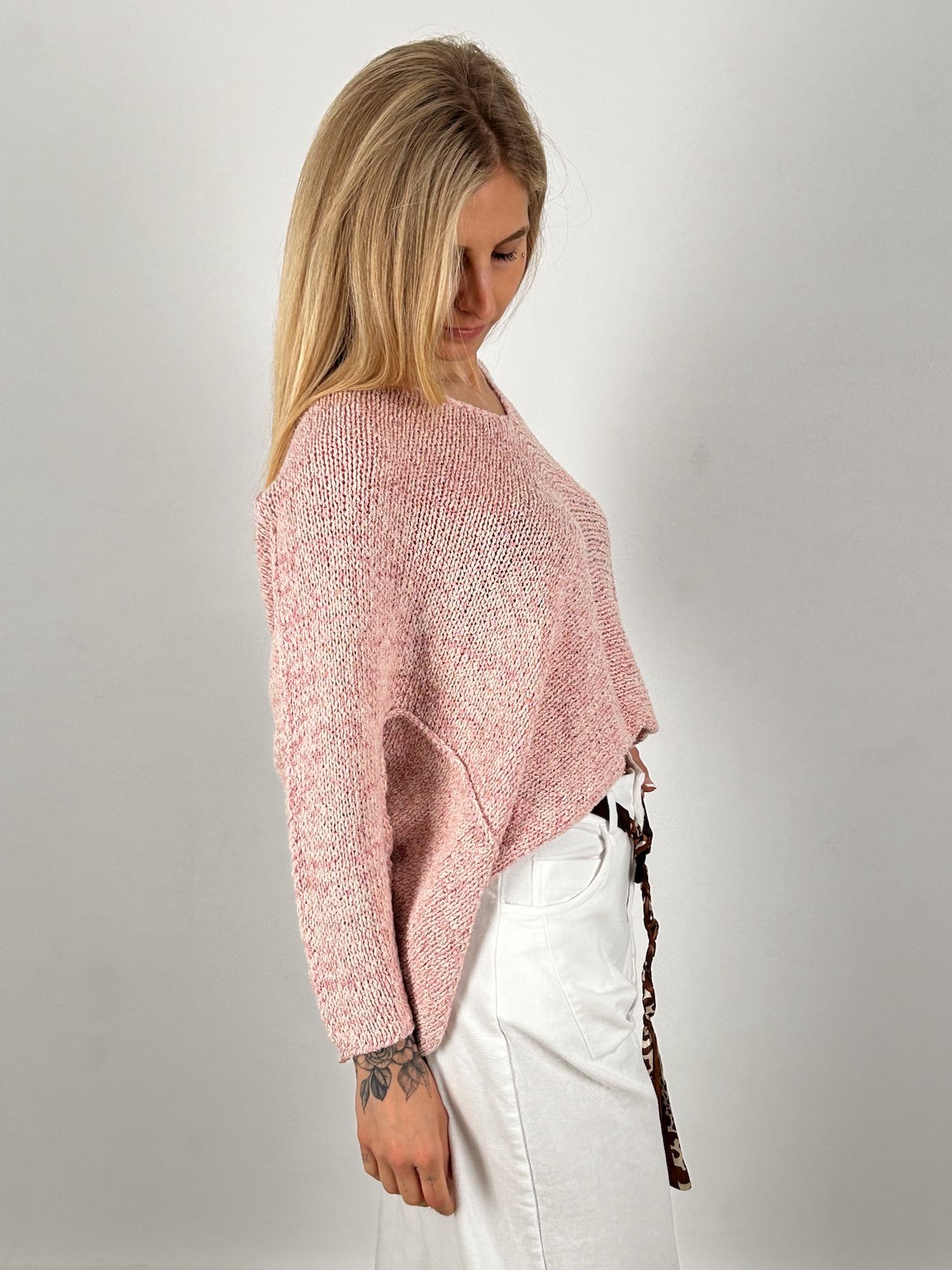 maglione cotone over vista laterale