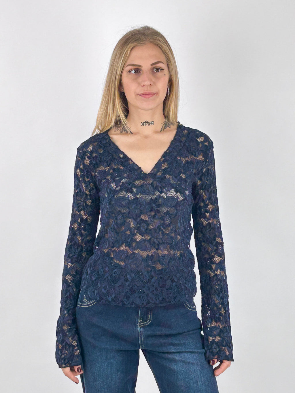 Maglia Pizzo donna con scollo a V e manica lunga blu - vista frontale