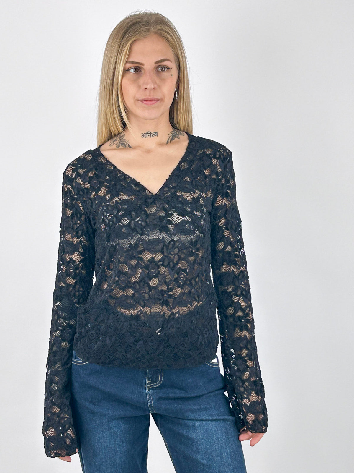 Maglia Pizzo donna con scollo a V e manica lunga nero- vista frontale