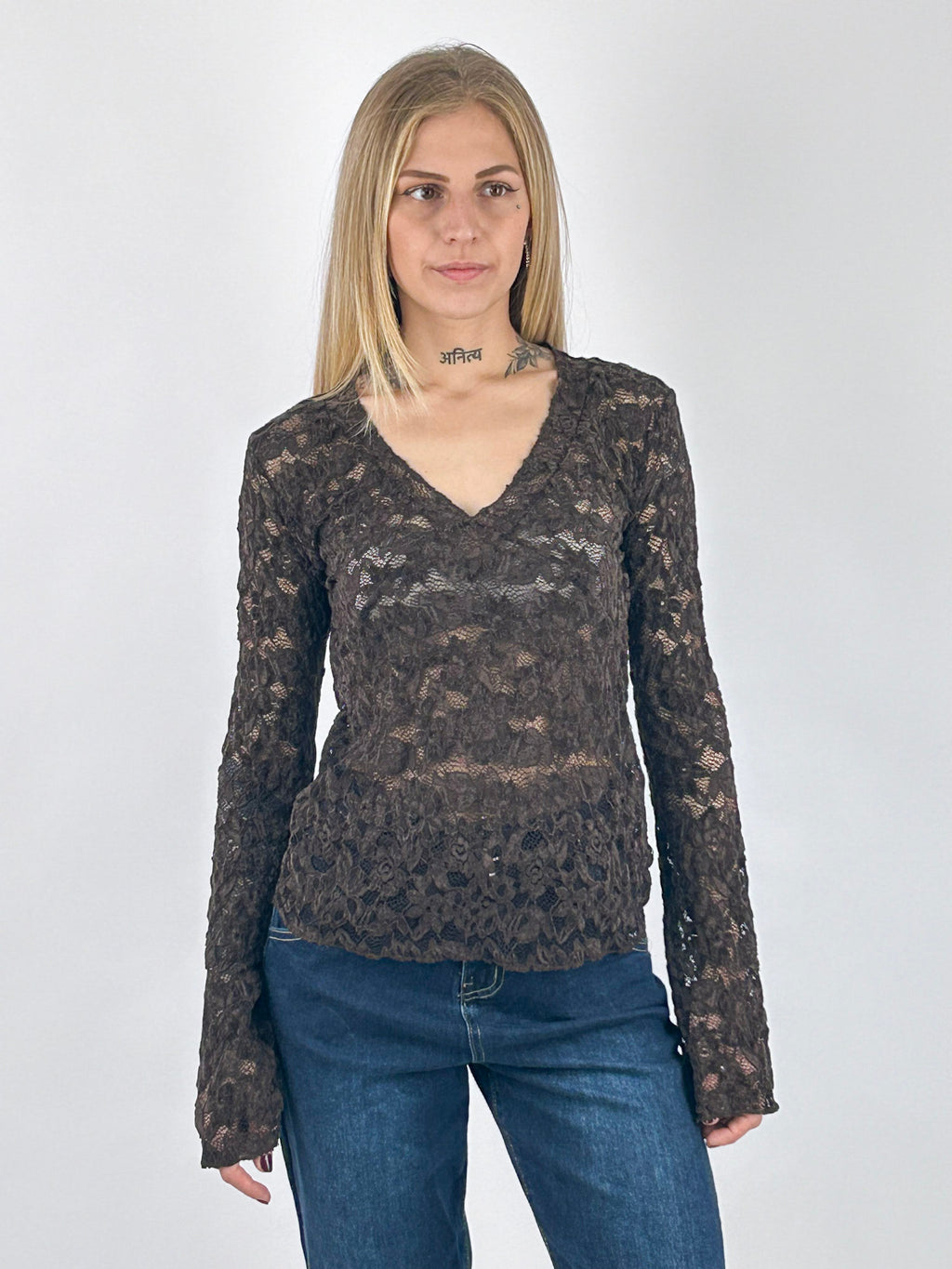 Maglia Pizzo donna con scollo a V e manica lunga marrone - vista frontale