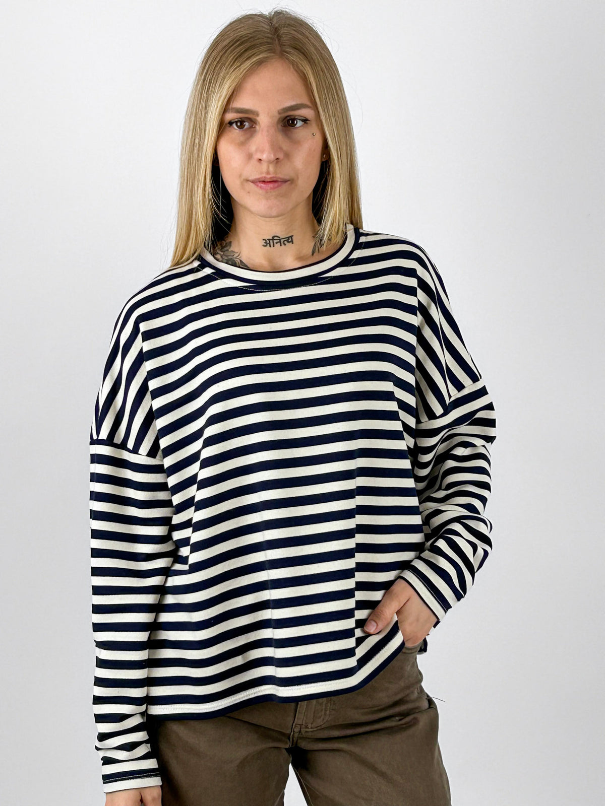 Maglia donna a righe blu - vista frontale