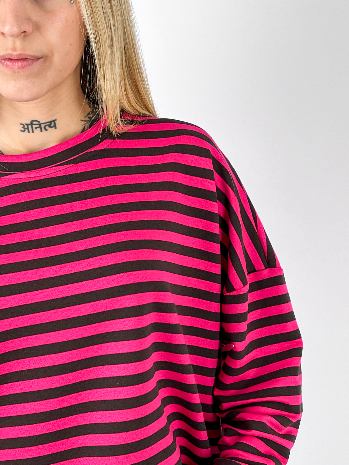 Maglia donna a righe fucsia  - dettaglio