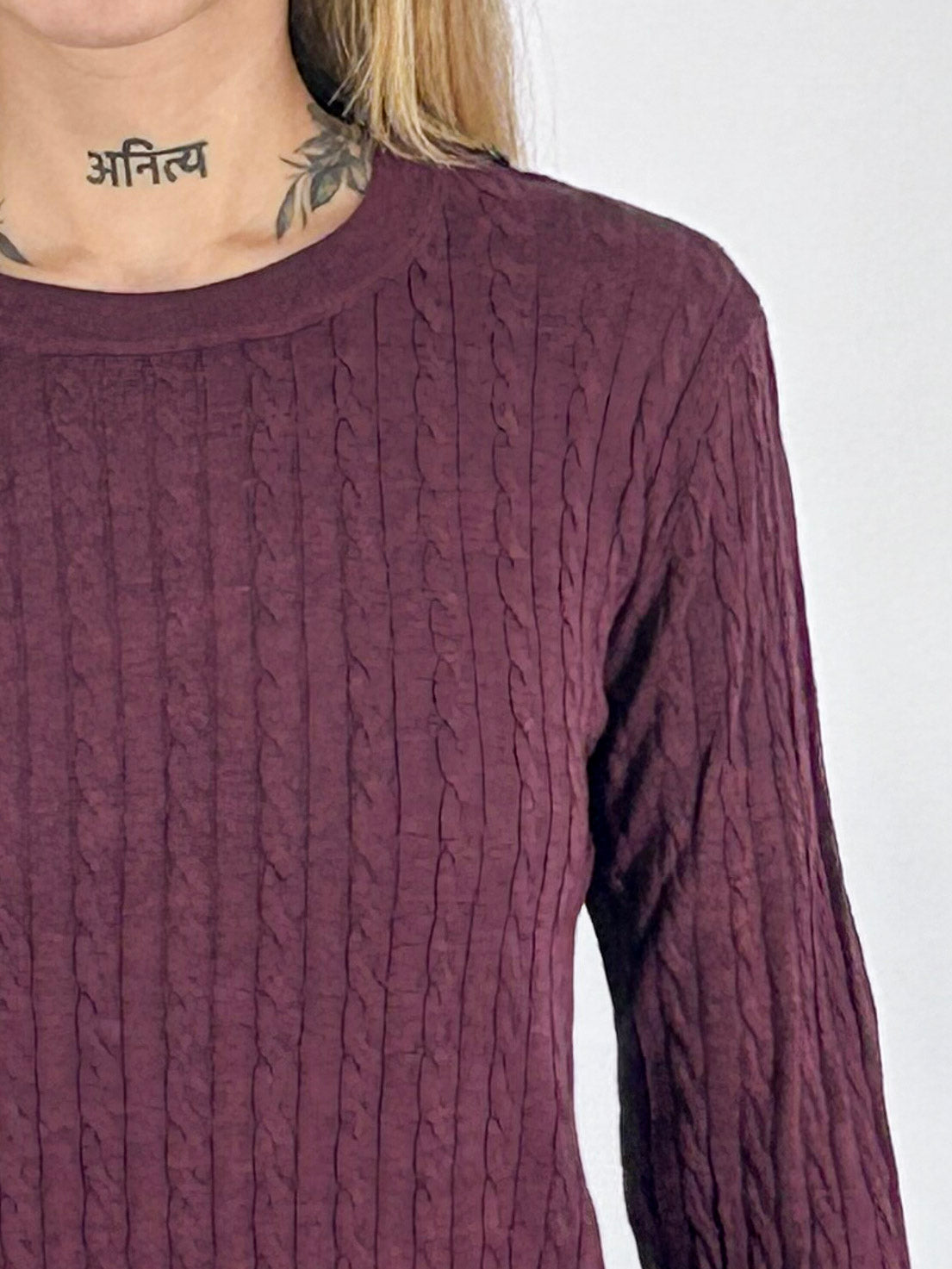 Maglia donna girocollo con lavorazione a trecce sottili bordo - vista dettaglio