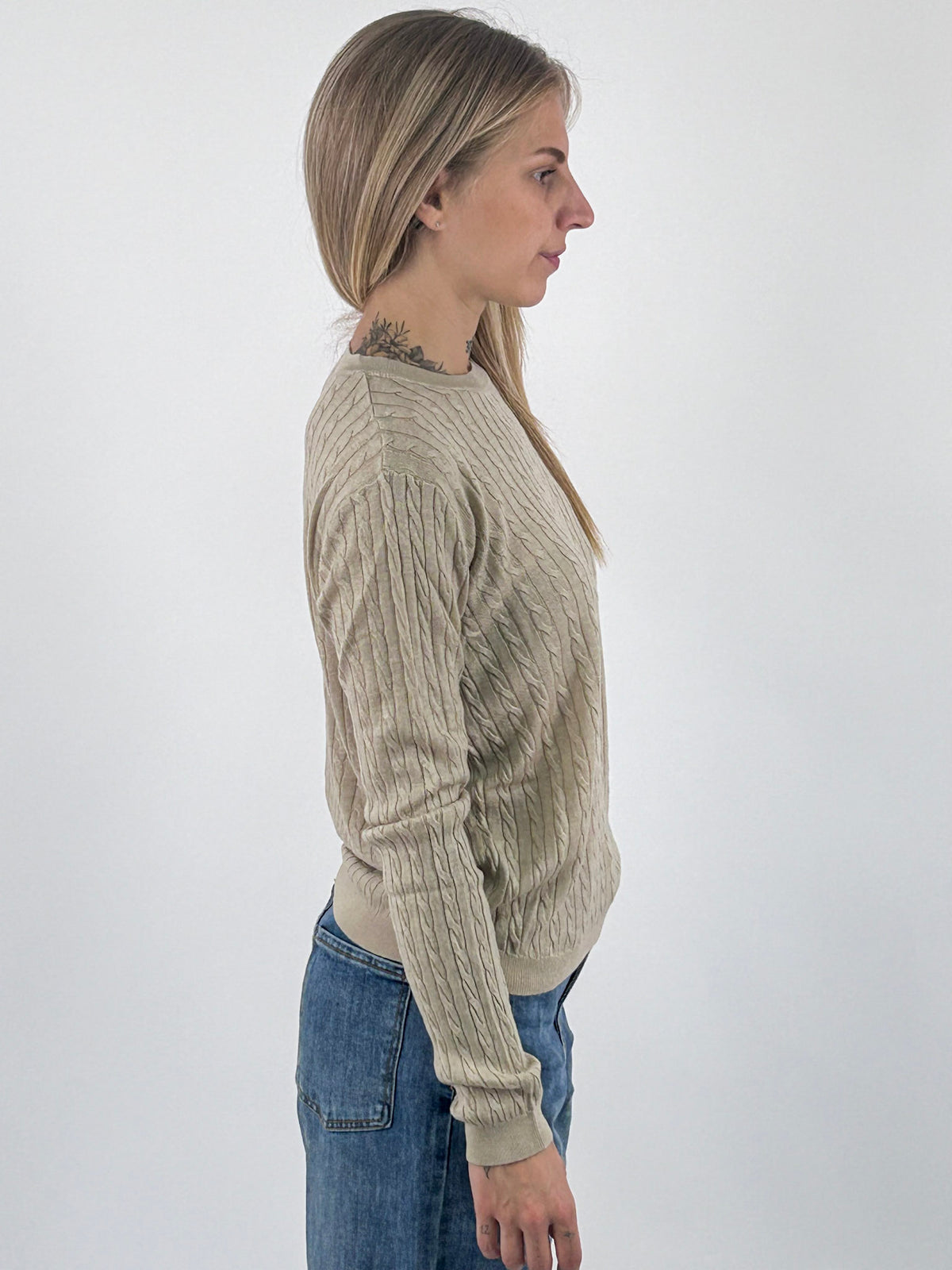 Maglia donna girocollo con lavorazione a trecce sottili beige - vista laterale