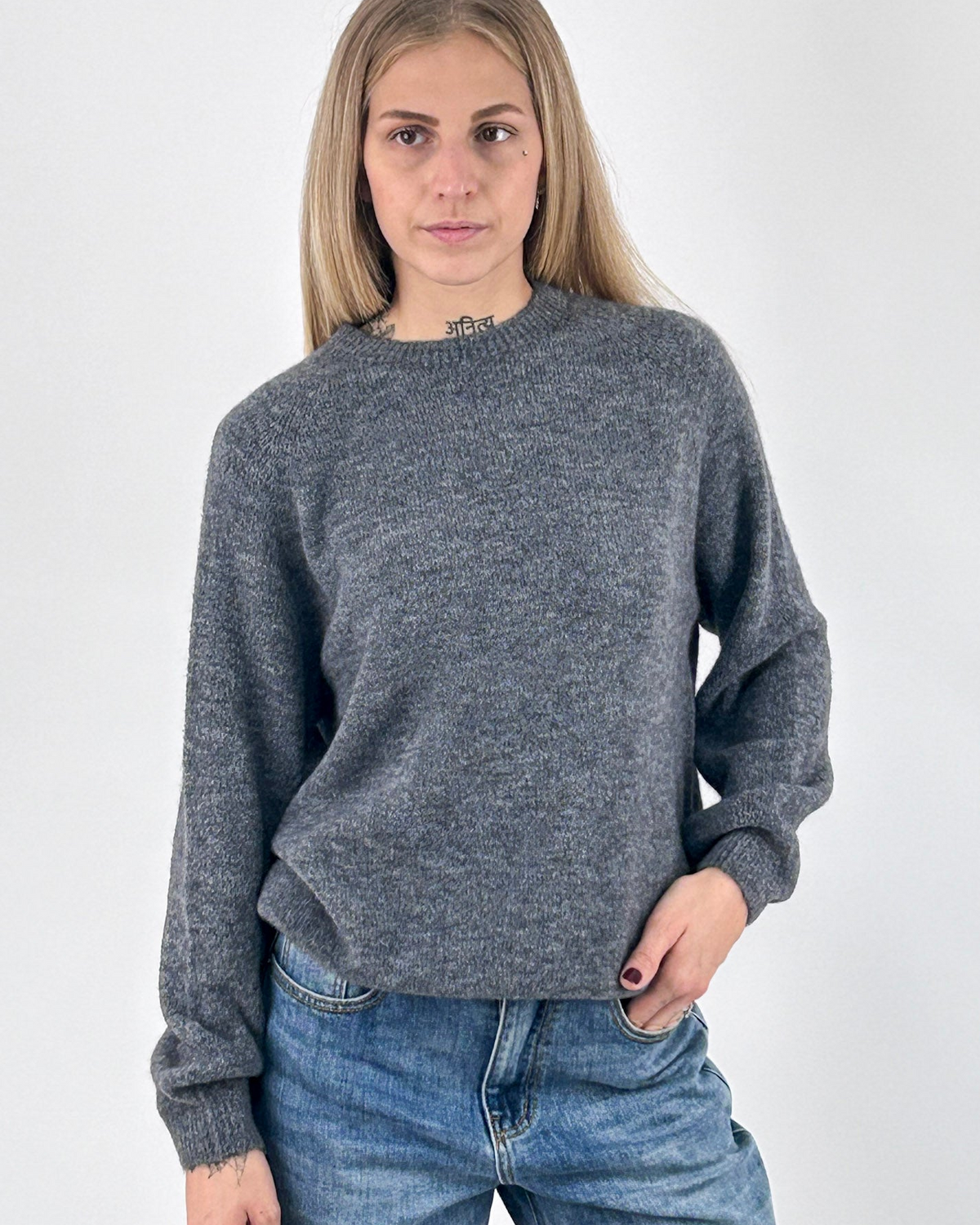 Maglione grigio vista frontalo