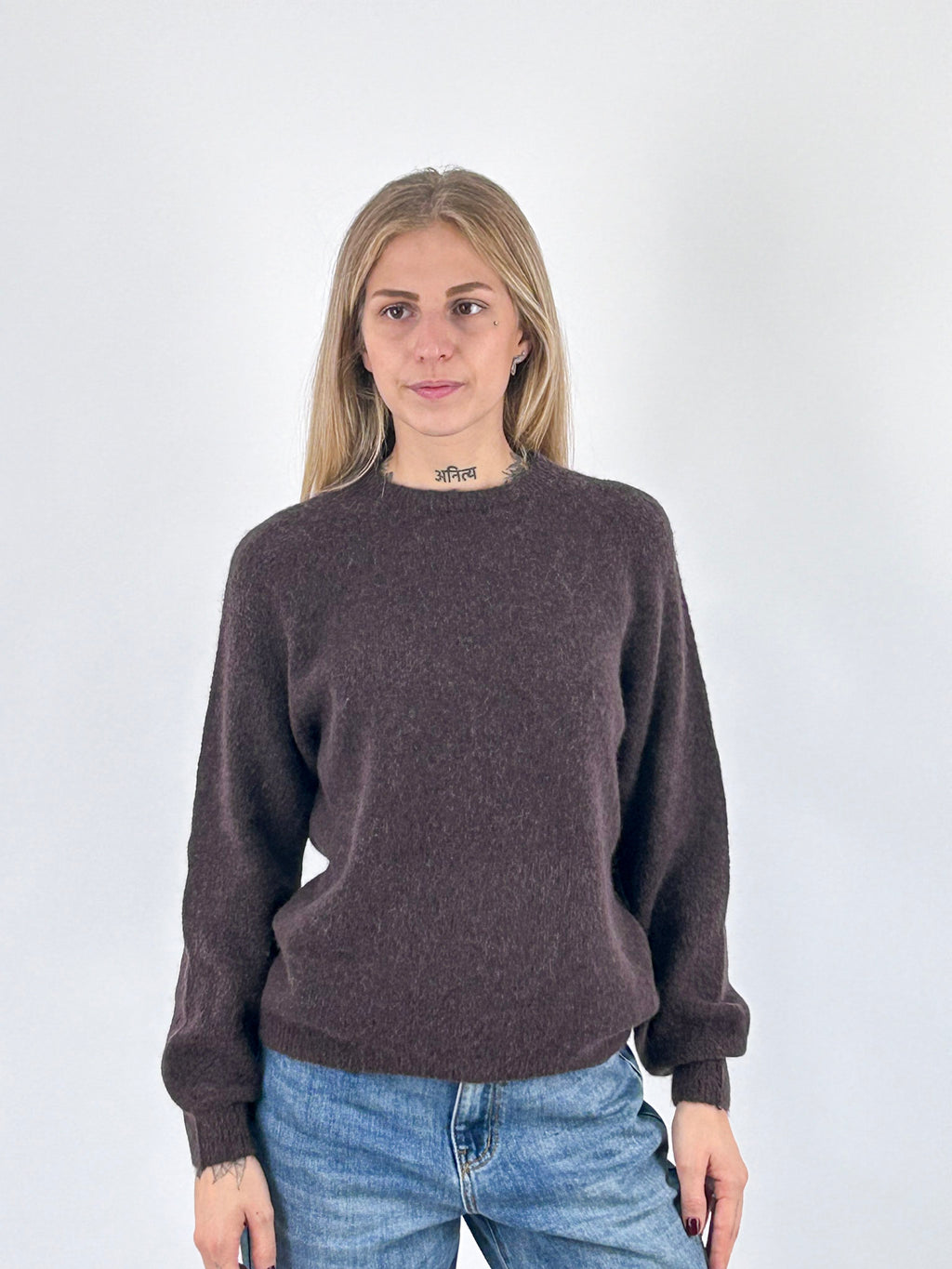 Maglia donna girocollo con alpaca e lana e manica raglan marrone - vista frontale
