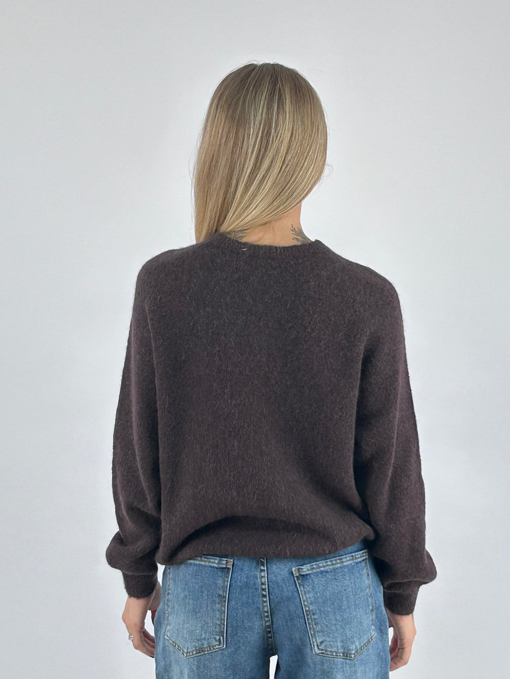 Maglia donna girocollo con alpaca e lana e manica raglan marrone - vista retro