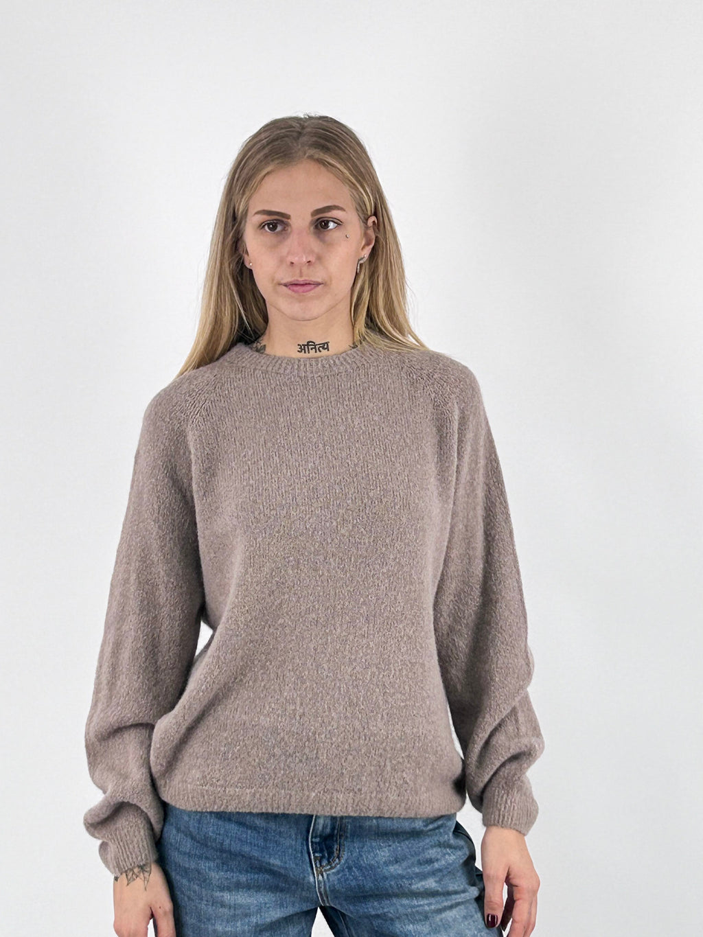 Maglia donna girocollo con alpaca e lana e manica raglan tortora - vista frontale