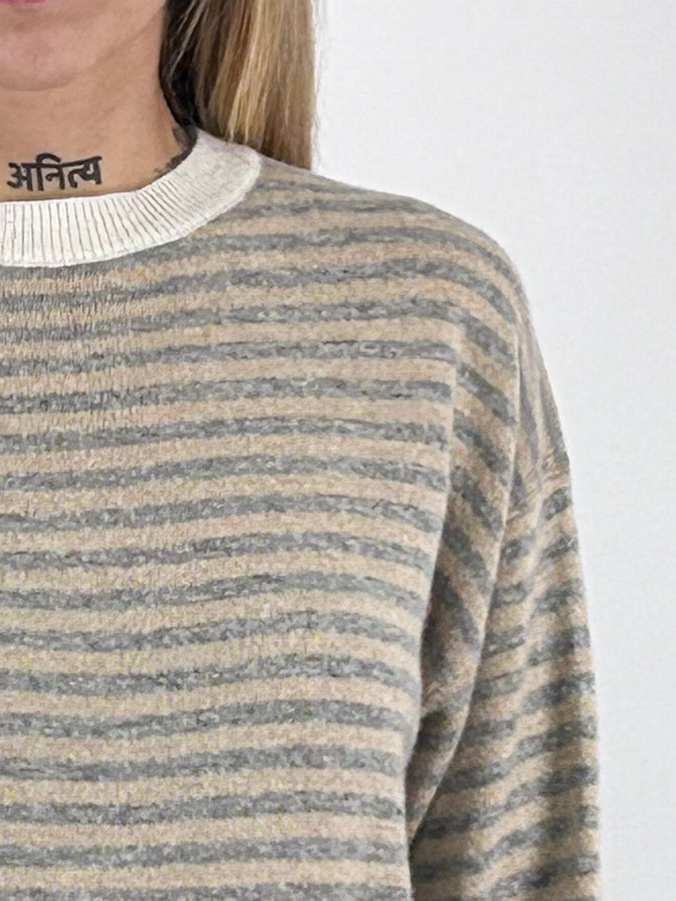 Maglia donna girocollo a righe con spalla scesa e bordi a contrasto panna - vista dettaglio