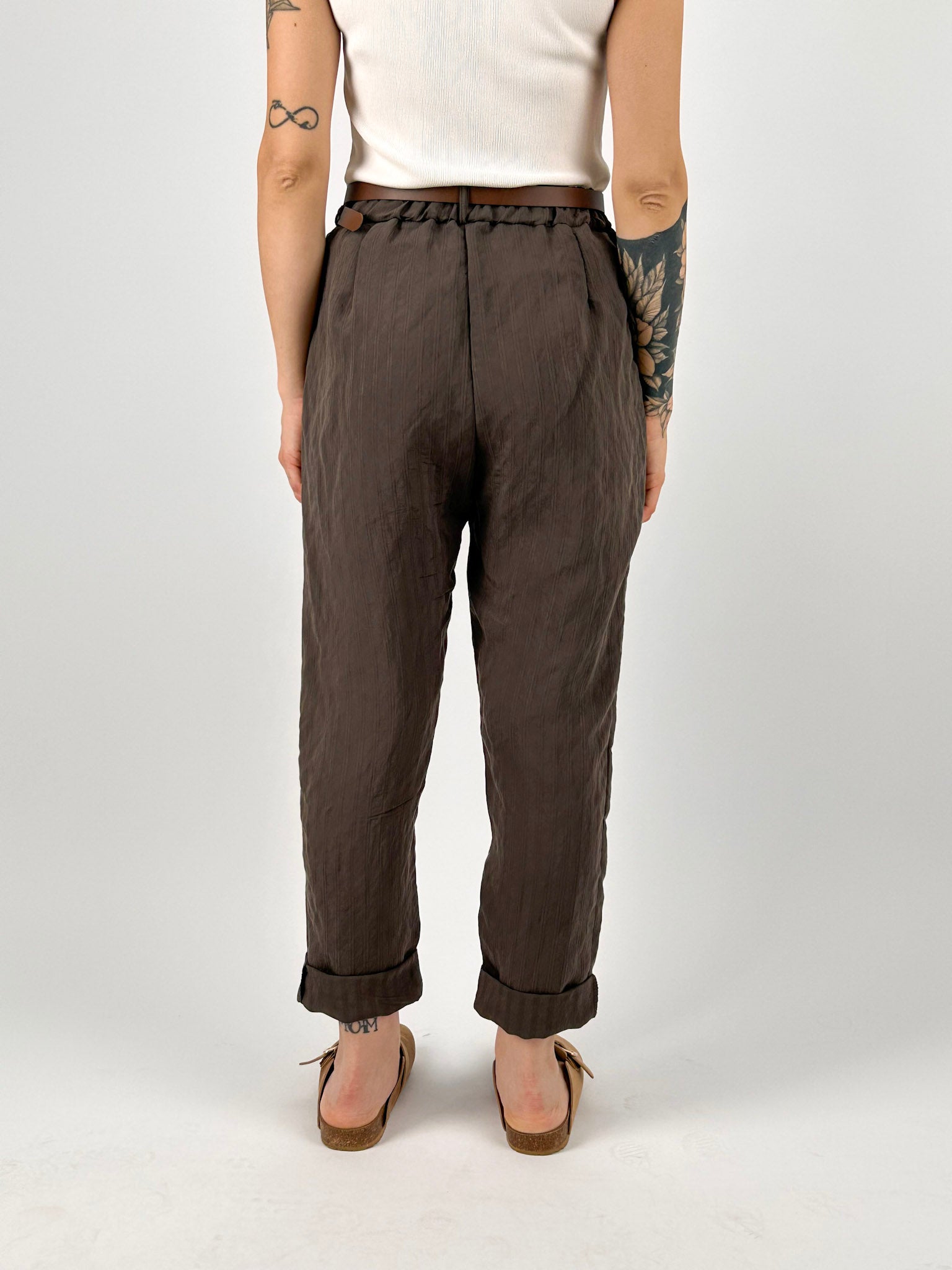 Pantalone donna morbido con vita elasticizzata e vestibilità rilassata. vista retro
