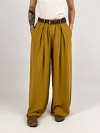 pantalone leggero con cintura senape palazzo - vista frontale
