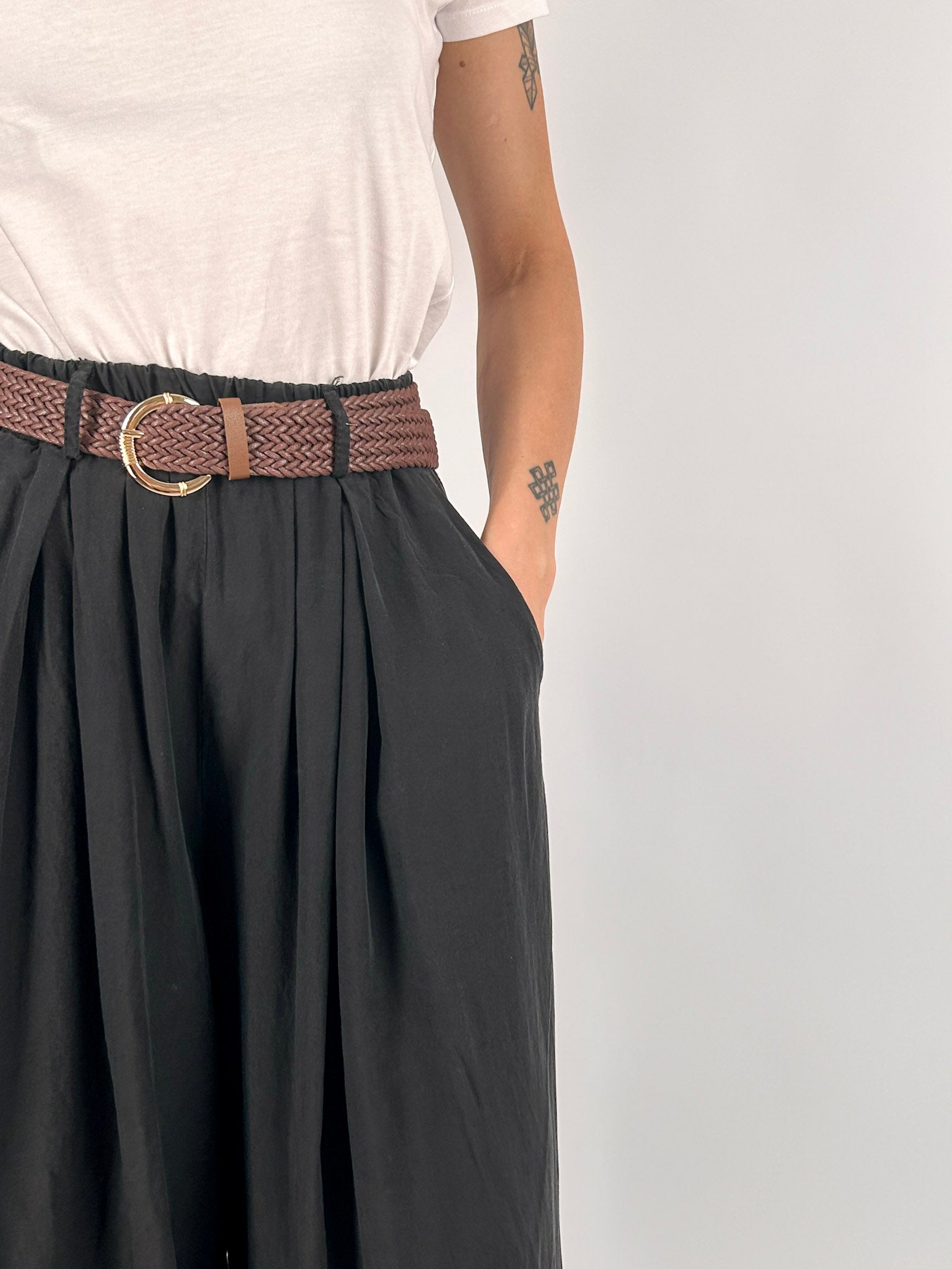 pantalone leggero con cintura nero palazzo - vista dettaglio