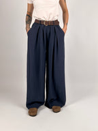 pantalone leggero con cintura blu palazzo - vista frontale