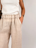 Pantalone donna in lino con vita elasticizzata e gamba ampia - vista dettaglio beige