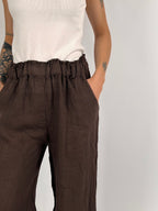 Pantalone donna in lino con vita elasticizzata e gamba ampia - vista dettaglio marrone
