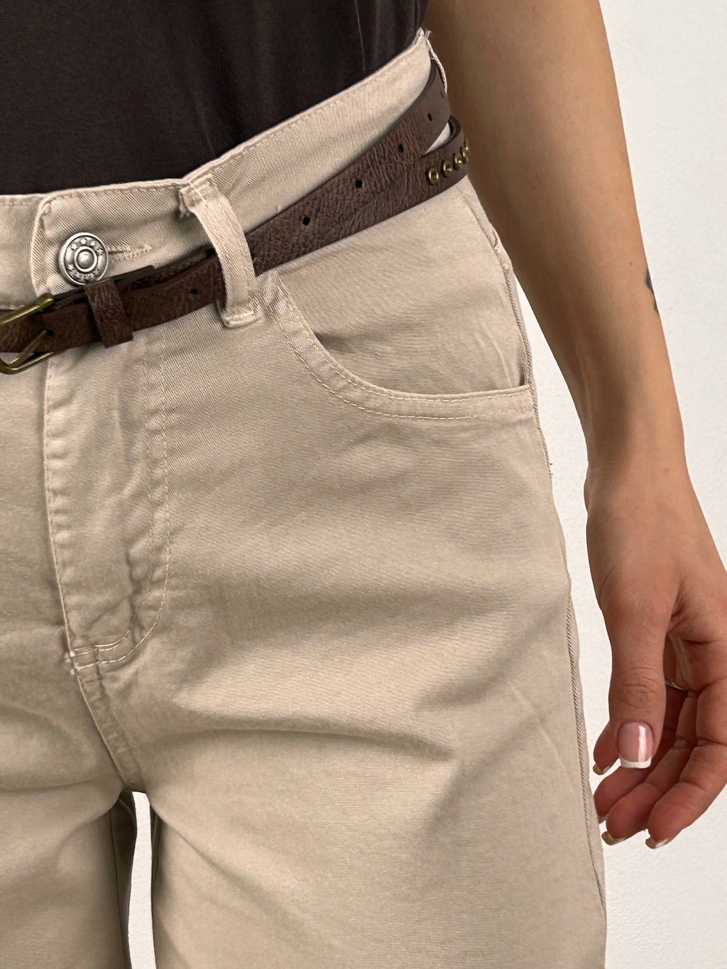 antalone comfort fit – pantalone donna morbido elasticizzato, stile casual chic.dettaglio