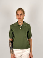 Polo donna in maglia verde militare con colletto classico e bottoni frontali - vista frontale