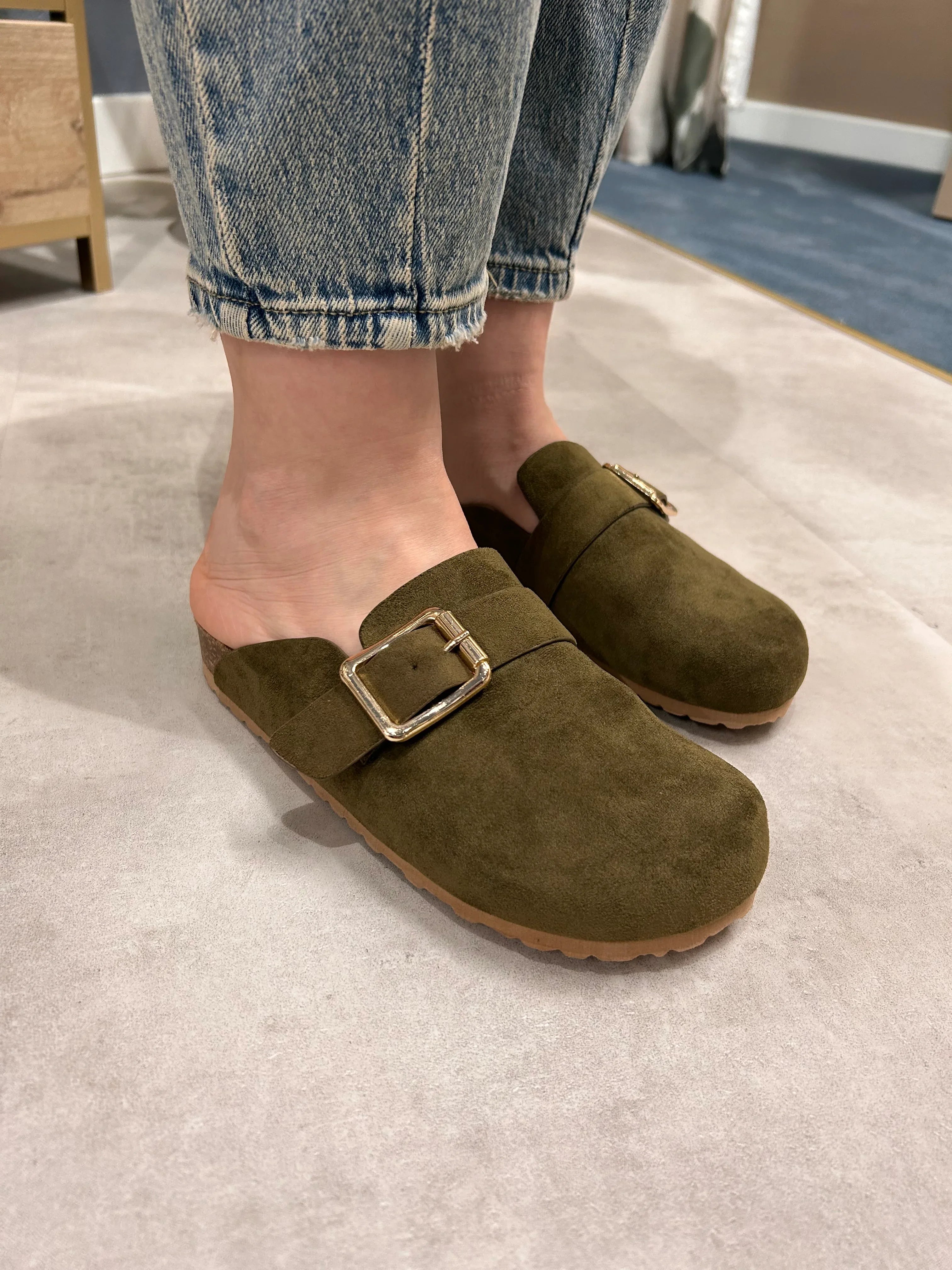 Sabot con fibbie – scarpa donna sabot elegante con dettaglio fibbia, stile chic