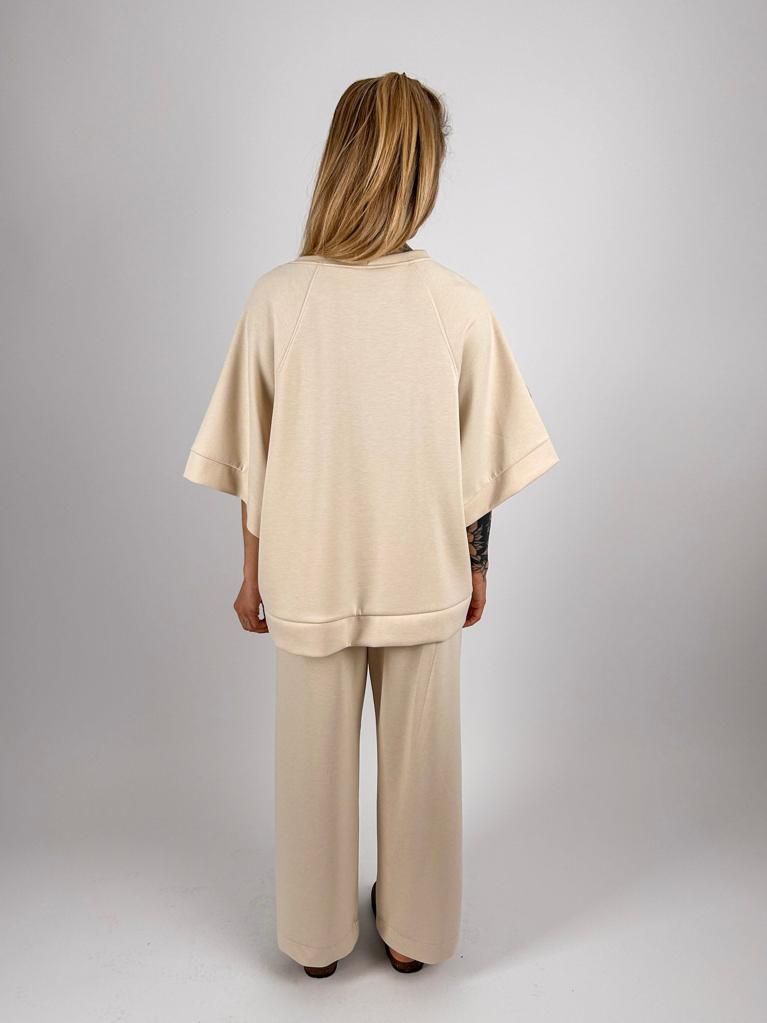 Completo Bergamo Panna da donna con maglia morbida e pantalone coordinato - vista retro