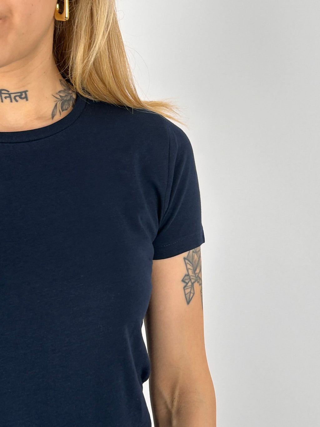 t-shirt basic Blu hangard lab cotone organico - dettaglio tessuto
